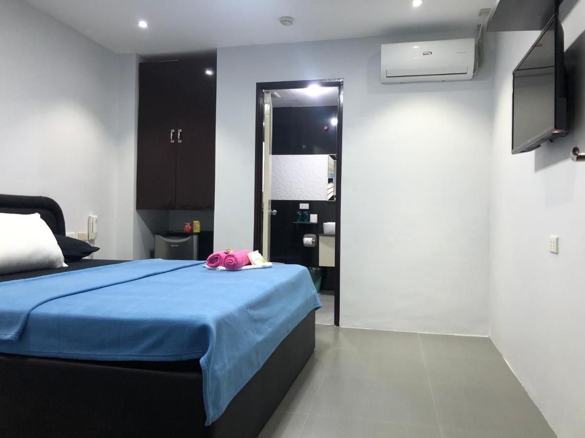 Out Back Hotel Olongapo Ngoại thất bức ảnh