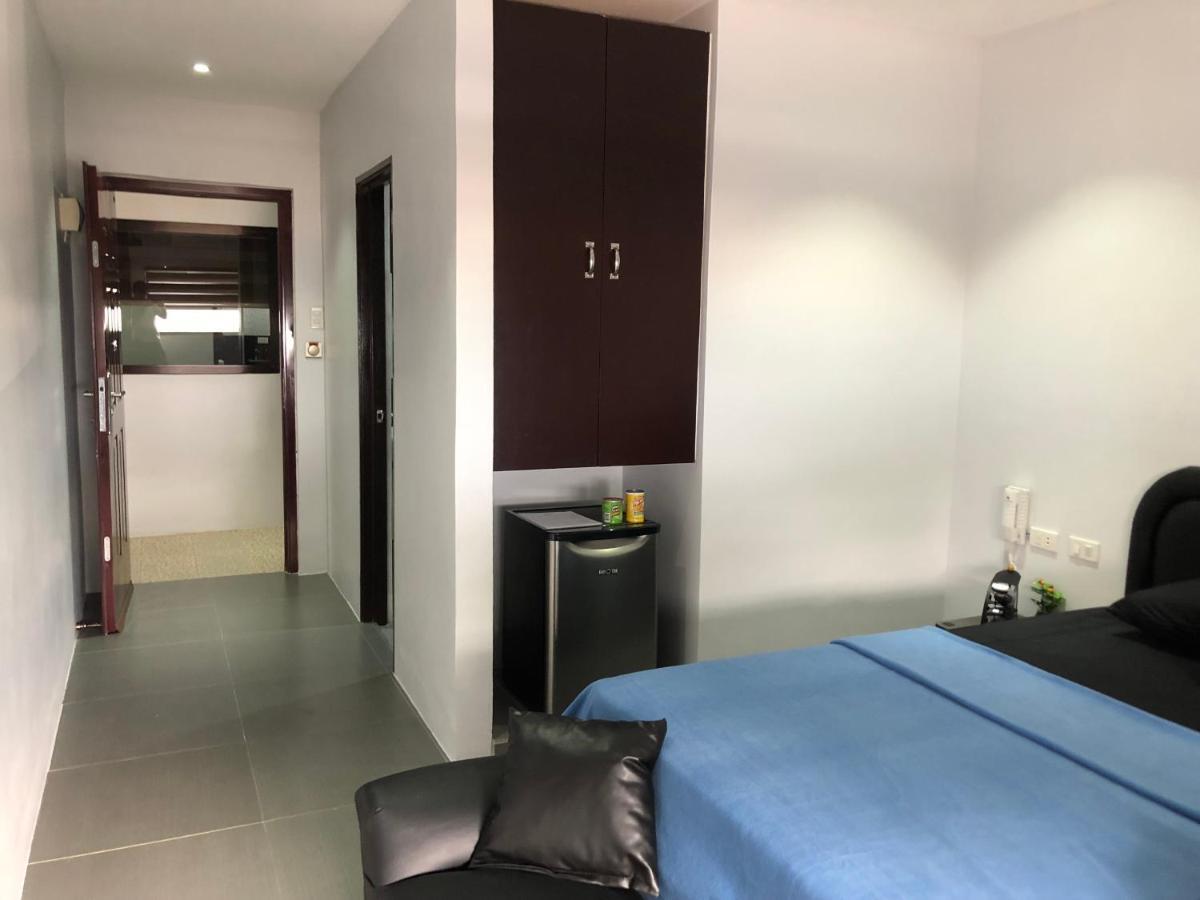 Out Back Hotel Olongapo Ngoại thất bức ảnh